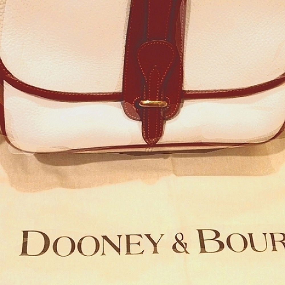 Dooney & Bourke Classic White Pebble Leather Shoulder Bag Pre-owned - Picture 4 of 15